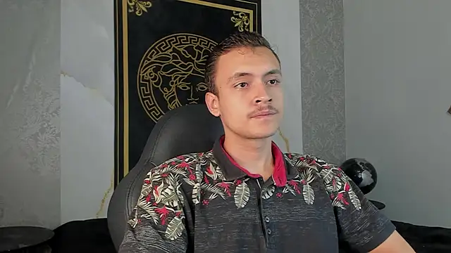 Snapshot of Desmon_Clark chatting on 01/05/25, 06:02 Desmon Clark online show from 01/05/25, 06:02