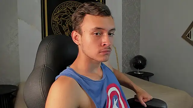 Snapshot of Desmon_Clark chatting on 01/11/25, 09:36 Desmon Clark online show from 01/11/25, 09:36