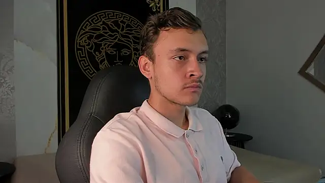 Snapshot of Desmon_Clark chatting on 01/13/25, 09:42 Desmon Clark online show from 01/13/25, 09:42