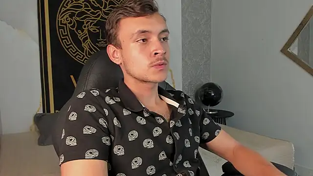 Snapshot of Desmon_Clark chatting on 01/15/25, 01:12 Desmon Clark online show from 01/15/25, 01:12