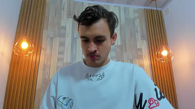 Snapshot of Desmon_Clark chatting on 01/17/25, 07:08 Desmon Clark online show from 01/17/25, 07:08