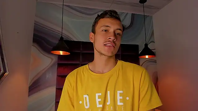 Snapshot of Desmon_Clark chatting on 01/20/25, 03:37 Desmon Clark online show from 01/20/25, 03:37