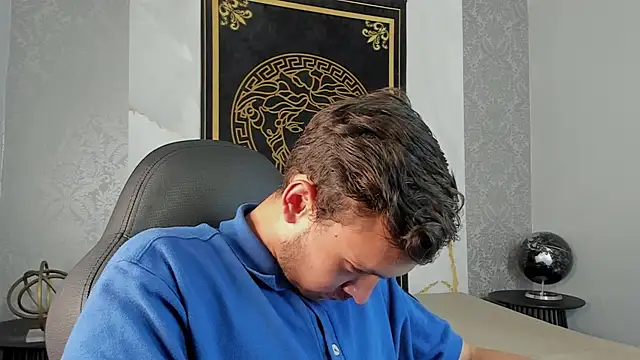 Snapshot of Desmon_Clark chatting on 01/21/25, 10:41 Desmon Clark online show from 01/21/25, 10:41