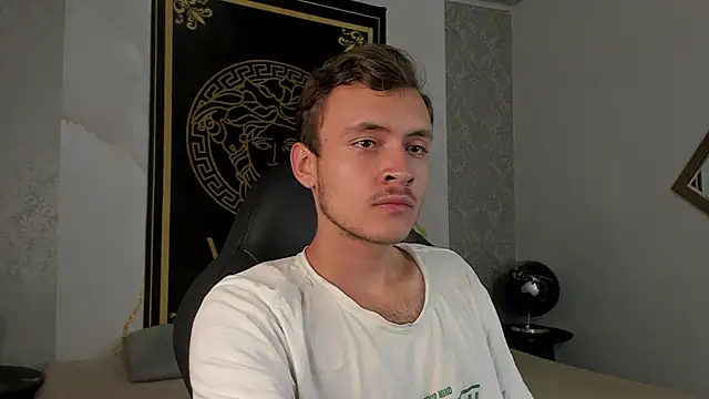 Snapshot of Desmon_Clark chatting on 01/23/25, 09:29 Desmon Clark online show from 01/23/25, 09:29