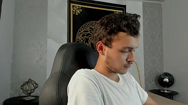 Snapshot of Desmon_Clark chatting on 01/30/25, 01:22 Desmon Clark online show from 01/30/25, 01:22