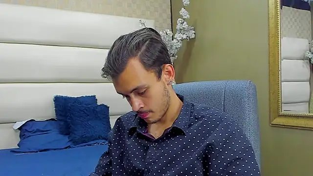 Snapshot of Desmon_Clark chatting on 01/30/25, 10:08 Desmon Clark online show from 01/30/25, 10:08