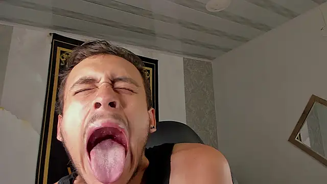 Snapshot of Desmon_Clark chatting on 01/31/25, 10:52 Desmon Clark online show from 01/31/25, 10:52