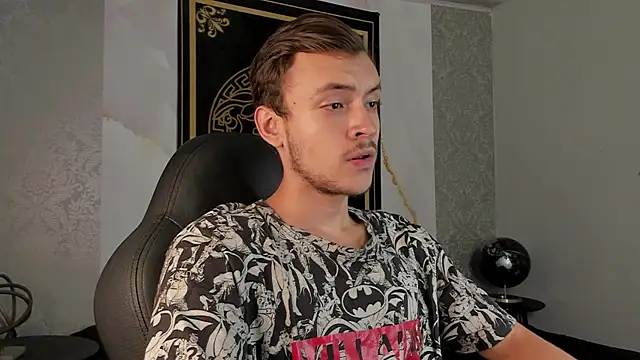 Snapshot of Desmon_Clark chatting on 02/01/25, 08:47 Desmon Clark online show from 02/01/25, 08:47