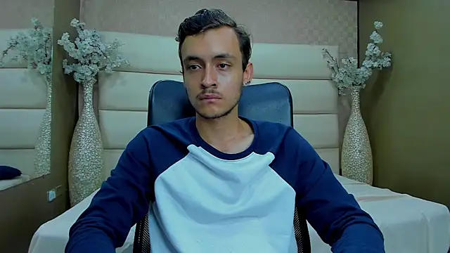 Snapshot of Desmon_Clark chatting on 02/02/25, 06:04 Desmon Clark online show from 02/02/25, 06:04