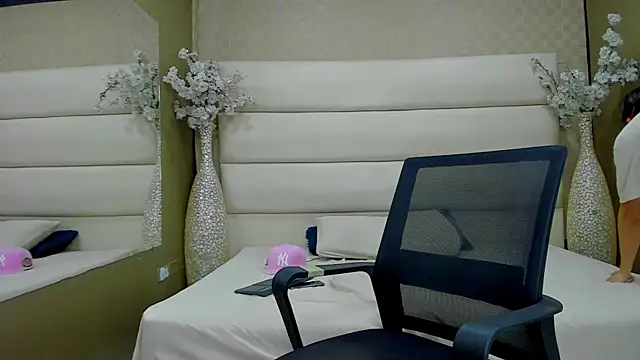 Snapshot of Desmon_Clark chatting on 02/06/25, 08:50 Desmon Clark online show from 02/06/25, 08:50