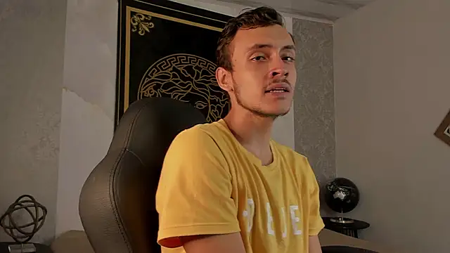 Snapshot of Desmon_Clark chatting on 02/07/25, 07:59 Desmon Clark online show from 02/07/25, 07:59