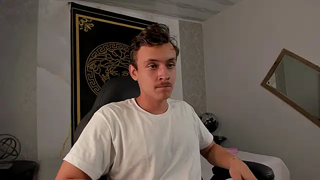 Snapshot of Desmon_Clark chatting on 02/11/25, 07:59 Desmon Clark online show from 02/11/25, 07:59