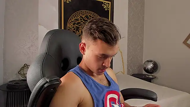 Snapshot of Desmon_Clark chatting on 02/17/25, 11:31 Desmon Clark online show from 02/17/25, 11:31