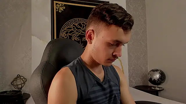 Snapshot of Desmon_Clark chatting on 02/20/25, 07:34 Desmon Clark online show from 02/20/25, 07:34