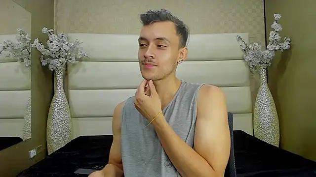 Snapshot of Desmon_Clark chatting on 02/26/25, 04:24 Desmon Clark online show from 02/26/25, 04:24