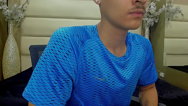 Snapshot of Desmon_Clark chatting on 03/11/25, 04:10 Desmon Clark online show from 03/11/25, 04:10