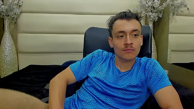 Snapshot of Desmon_Clark chatting on 03/11/25, 07:15 Desmon Clark online show from 03/11/25, 07:15