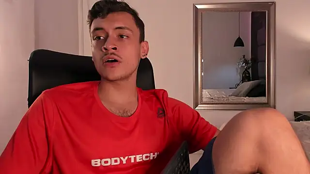 Snapshot of Desmon_Clark chatting on 03/20/25, 08:51 Desmon Clark online show from 03/20/25, 08:51