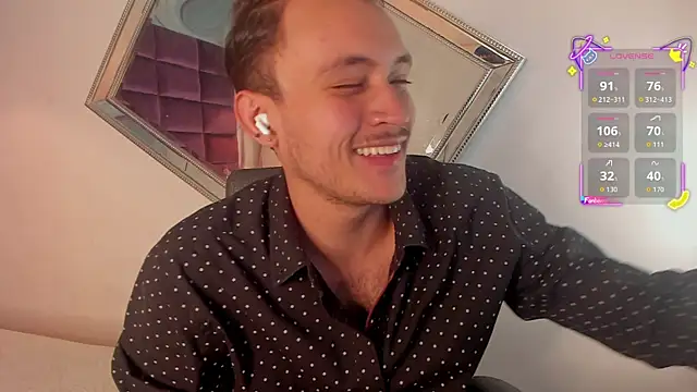 Snapshot of Desmon_Clark chatting on 09/10/25, 11:27 Desmon Clark online show from 09/10/25, 11:27