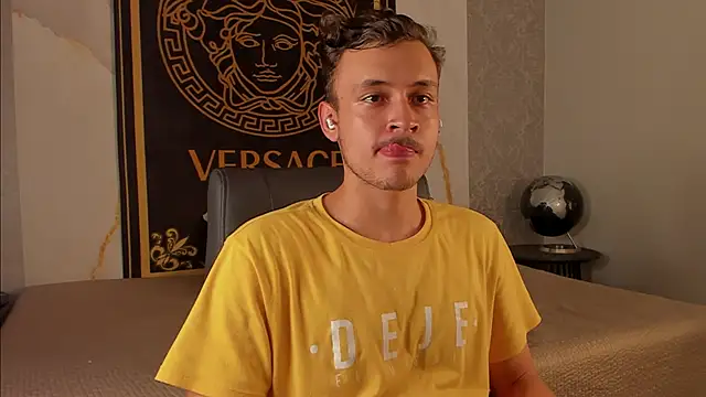 Snapshot of Desmon_Clark chatting on 09/14/25, 12:43 Desmon Clark online show from 09/14/25, 12:43