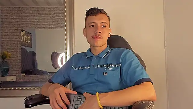 Snapshot of Desmon_Clark chatting on 09/29/25, 09:52 Desmon Clark online show from 09/29/25, 09:52