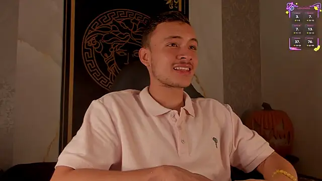 Snapshot of Desmon_Clark chatting on 10/12/25, 06:51 Desmon Clark online show from 10/12/25, 06:51