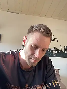 privat-official online show from 03/04/25, 03:04