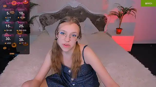 LayriantaVee online show from 01/13/25, 01:49