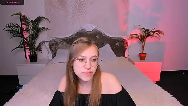 LayriantaVee online show from 01/15/25, 07:05