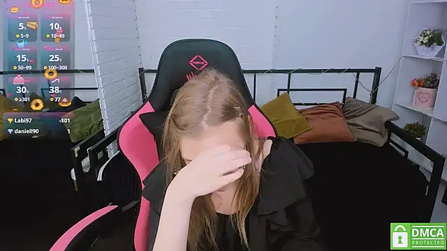 LayriantaVee online show from 01/21/25, 01:00