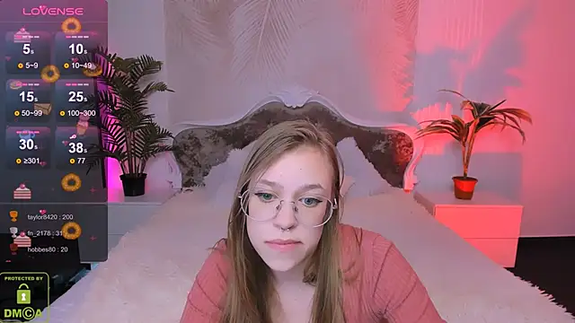 LayriantaVee online show from 01/25/25, 01:19