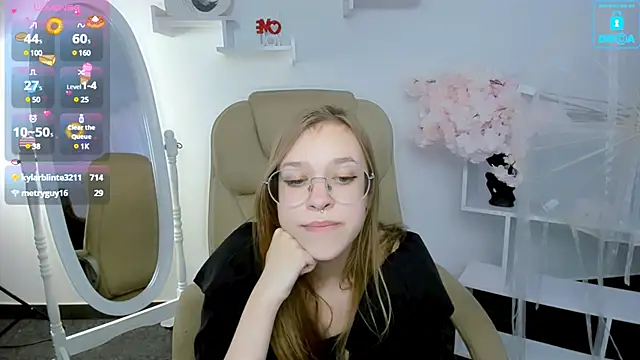 LayriantaVee online show from 02/03/25, 10:03