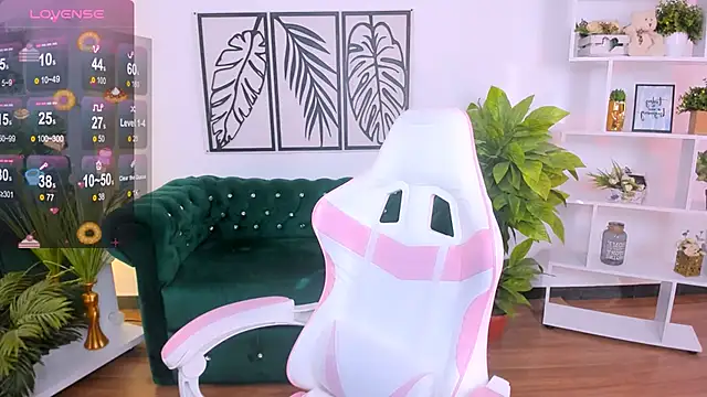 LayriantaVee online show from 02/11/25, 07:12