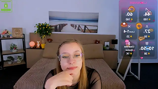 LayriantaVee online show from 02/18/25, 10:05