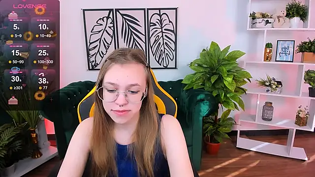 LayriantaVee online show from 03/07/25, 06:57