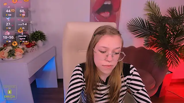 LayriantaVee online show from 03/13/25, 01:29