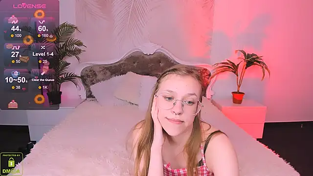 LayriantaVee online show from 03/18/25, 10:14