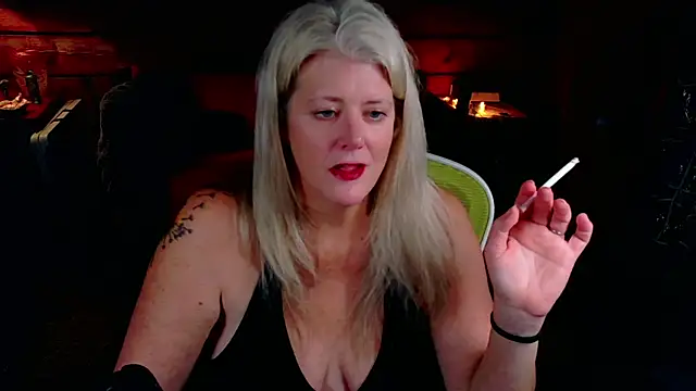 AliceHarlot online show from 11/19/25, 05:18