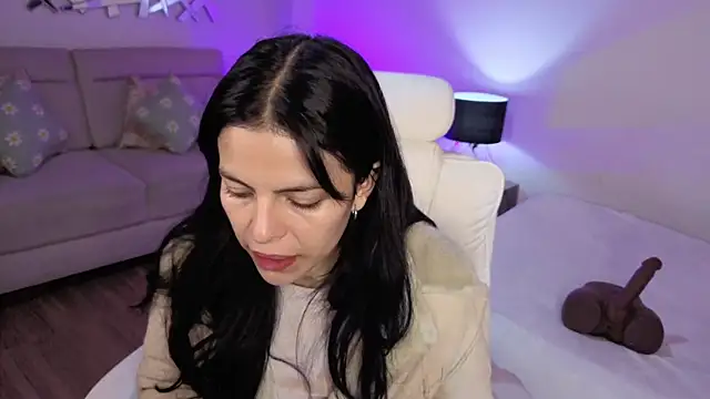 Snapshot of Eliie_Ruizz chatting on 04/30/26, 04:30 Eliie Ruizz online show from 04/30/26, 04:30