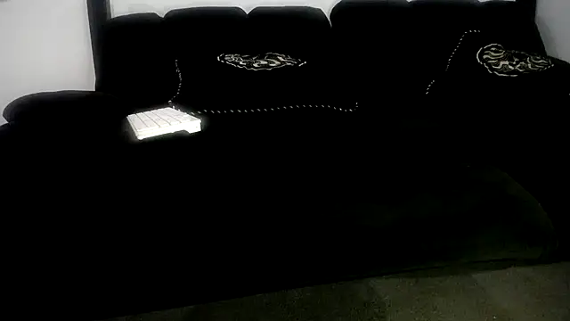 Niquitasparkles online show from 11/24/25, 03:45