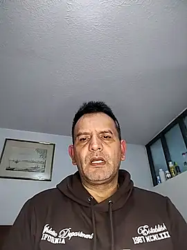 RogueTraveler online show from 11/04/25, 03:38