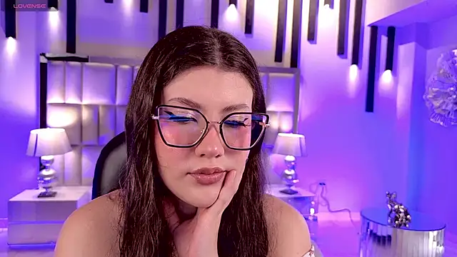Snapshot of AmberFarrell chatting on 05/17/26, 05:53 AmberFarrell online show from 05/17/26, 05:53