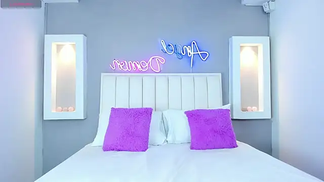 HannaPaola online show from 03/19/25, 10:42