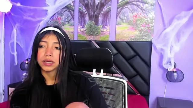 KimberlyVillaLobos online show from 10/15/25, 12:27