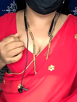 Snapshot of Queen_sakshi chatting on 02/14/26, 05:53 Queen sakshi online show from 02/14/26, 05:53