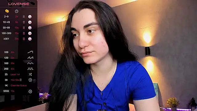 Snapshot of hannacheekss_ chatting on 02/20/25, 05:12 hannacheekss online show from 02/20/25, 05:12