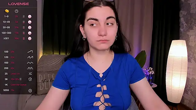 Snapshot of hannacheekss_ chatting on 02/26/25, 02:04 hannacheekss online show from 02/26/25, 02:04
