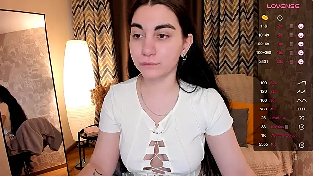 Snapshot of hannacheekss_ chatting on 03/03/25, 02:04 hannacheekss online show from 03/03/25, 02:04