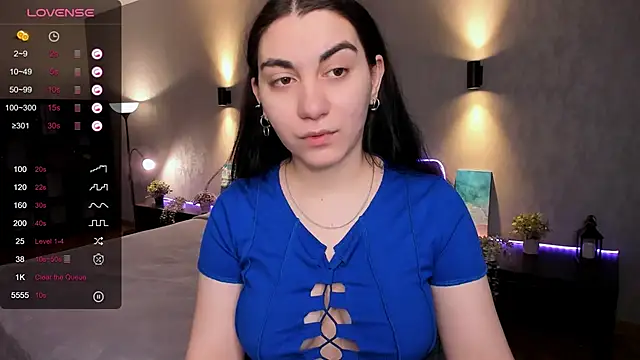 Snapshot of hannacheekss_ chatting on 03/04/25, 02:17 hannacheekss online show from 03/04/25, 02:17