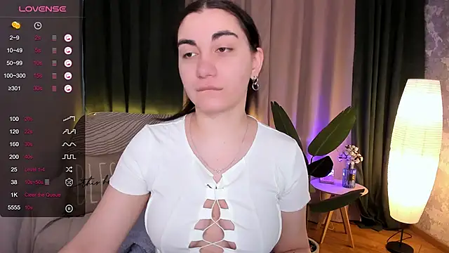 Snapshot of hannacheekss_ chatting on 03/05/25, 04:13 hannacheekss online show from 03/05/25, 04:13